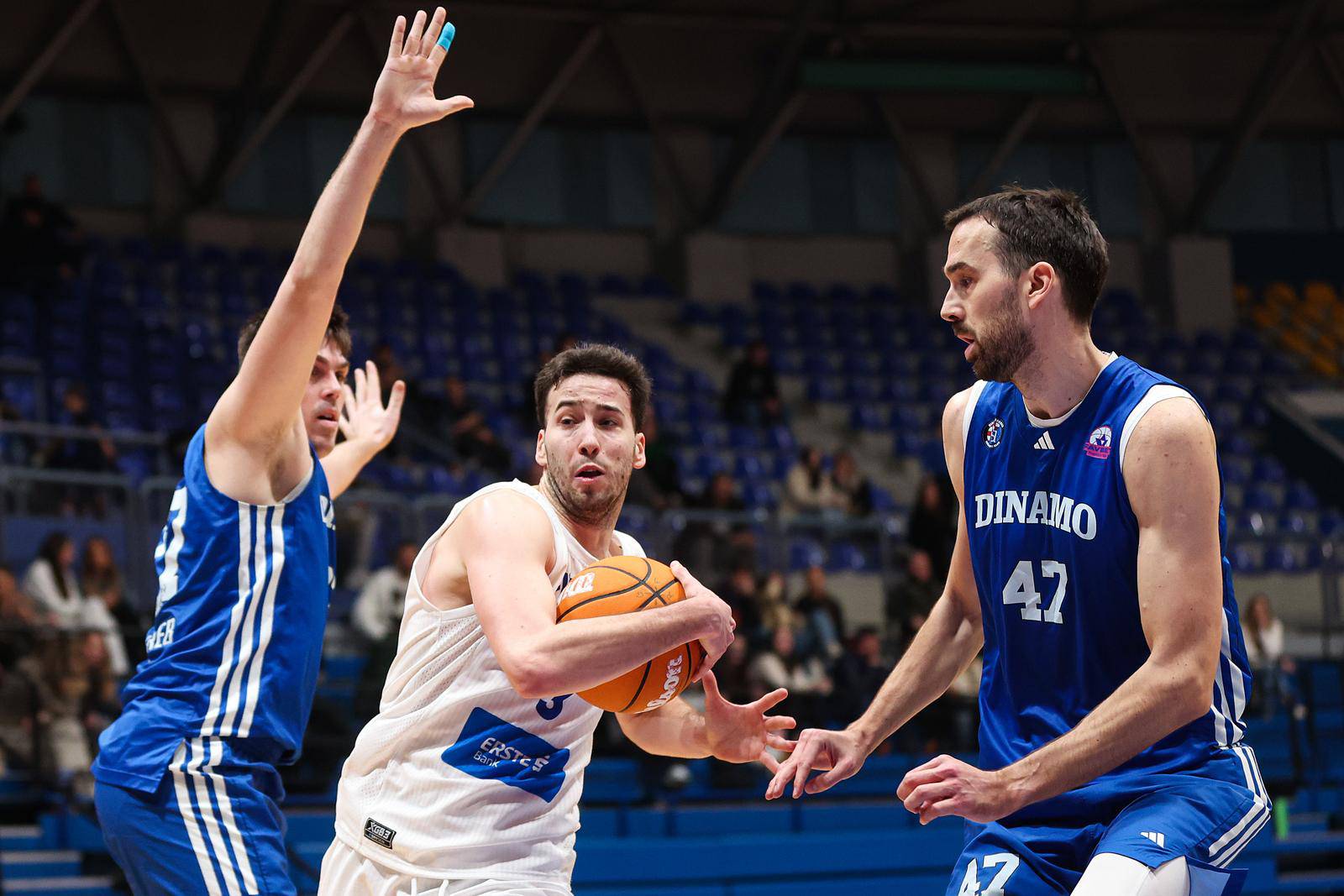 Zagreb: 15. kolo FavBet Premijer lige, KK Dinamo Zagreb – KK Cibona