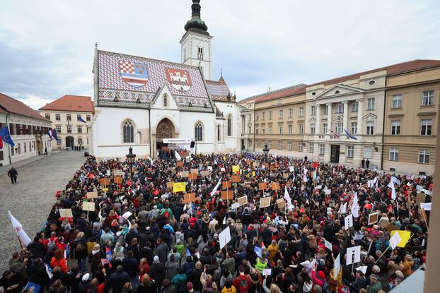 Zagreb: Veliki prosvjed prosvjetara na Trgu svetog Marka