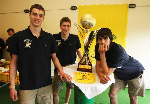 Zagreb: Do?ekani košarkaški juniori Zagreba, novi prvaci Europe