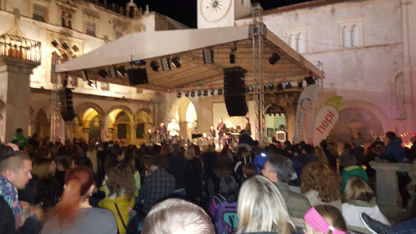 Raspjevao Dubrovnik: Ivan Zak oduševio sve generacije fanova