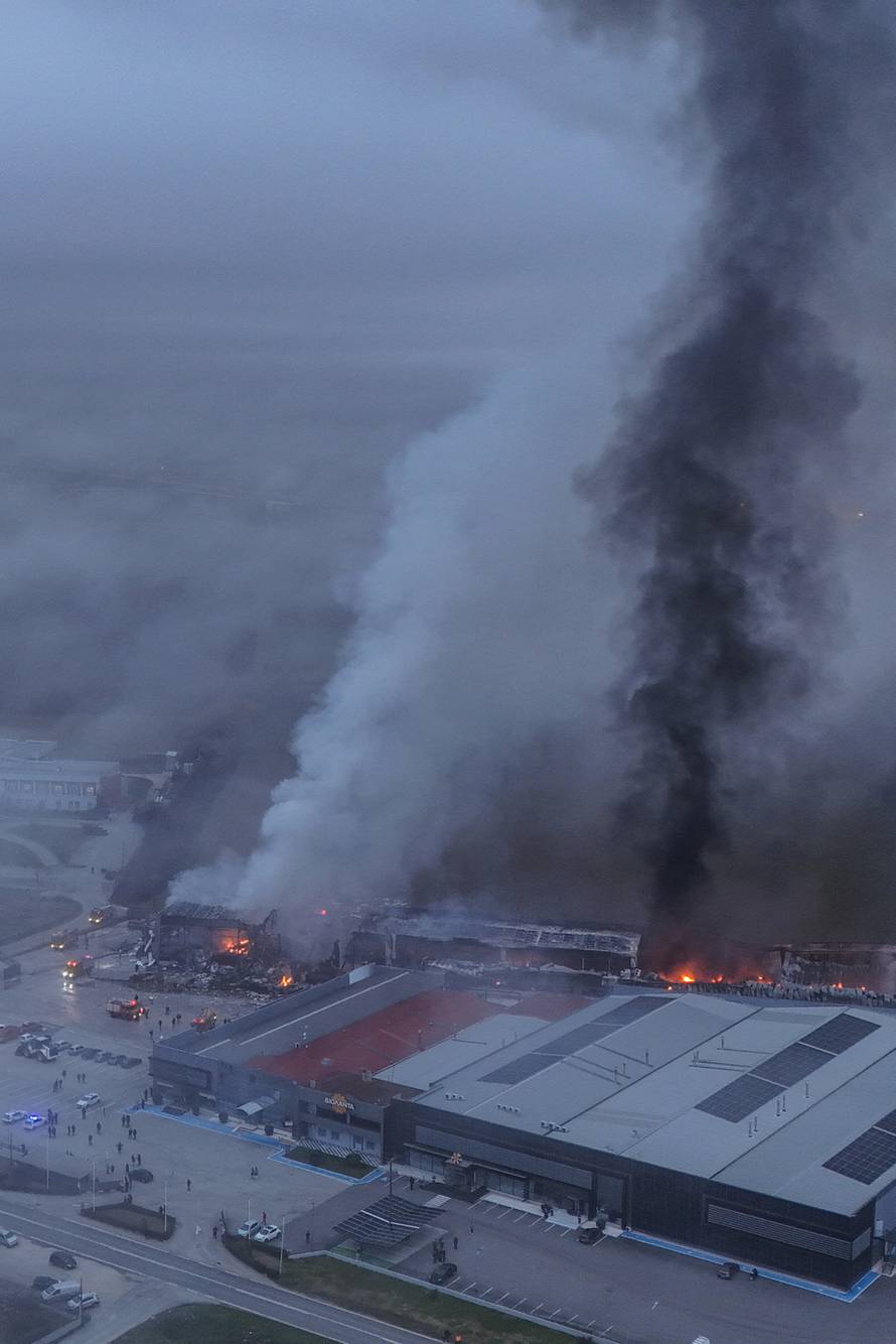Fire at food factory in central Greece