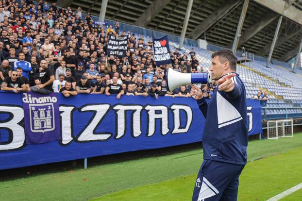 Zagreb: Zagreb: Bad Blue Boysi dali podršku nogometašima Dinama uoči odlaska u Prag