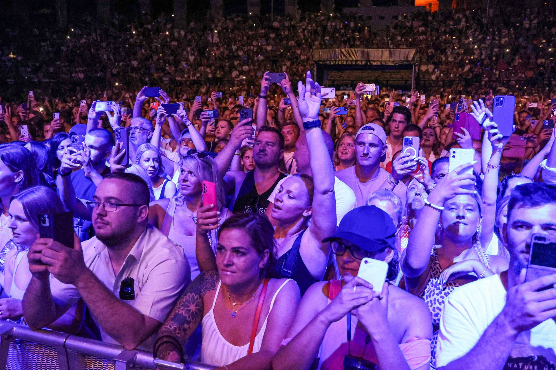 Pula: Koncert Jasona Derula u Areni 