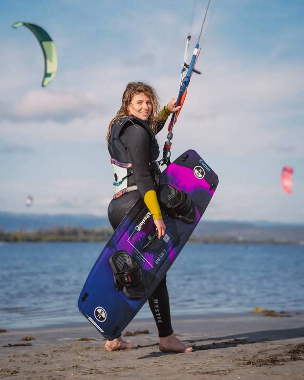 Sunce i planine? Za slovensku boardericu to znači slobodu...