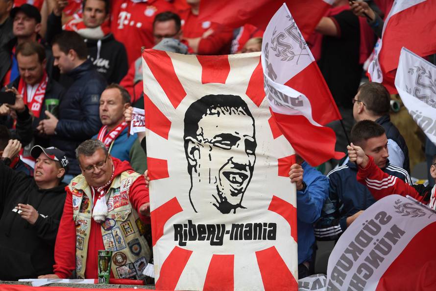 Navijači skandirali, Kovač uzeo megafon i vikao: Ponosan sam!