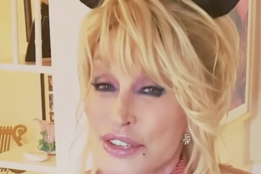 Dolly Parton ponovno postala Playboyeva zečica