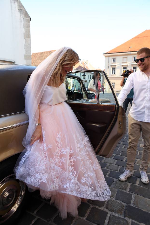 ARHIVA - 2015. Zagreb: Emotivni susret Antonije Bla?e i Hrvoja Brle?i?a uo?i njihova vjen?anja