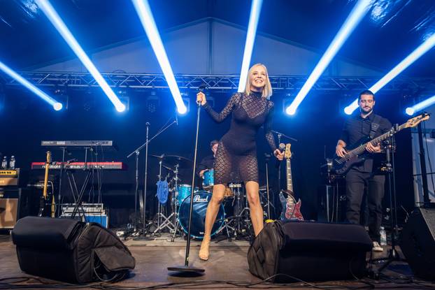 Žminj: Koncert Jelene Rozge za Valentinovo 