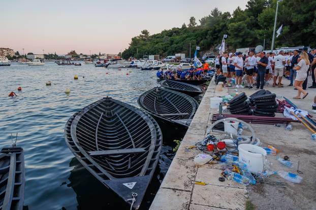 Ploče: Pobjednici ovogodišnjeg Maratona lađa je ekipa iz Zagreba