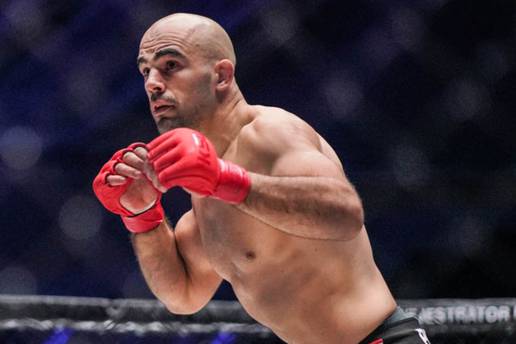 Kakva šteta! Na UFC debiju u Parizu Ivan Erslan izgubio je podijeljenom odlukom sudaca