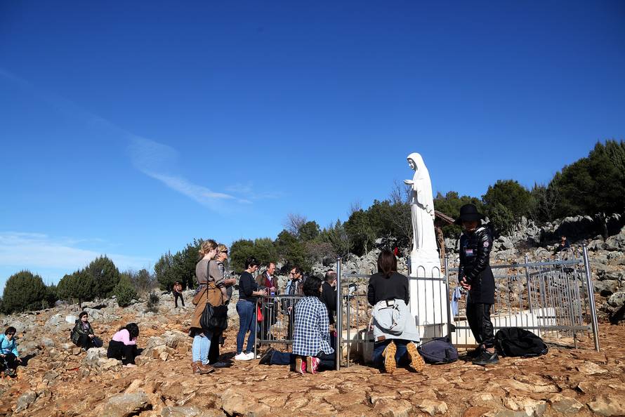 Gospa se u Kibehu i Međugorju vjernicima ukazuje u isti sat
