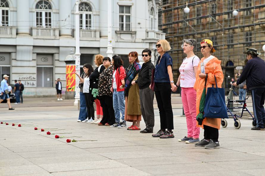 Zagreb: Tiha misa Arijane Lekić - Fridrih na glavnom gradskom trgu