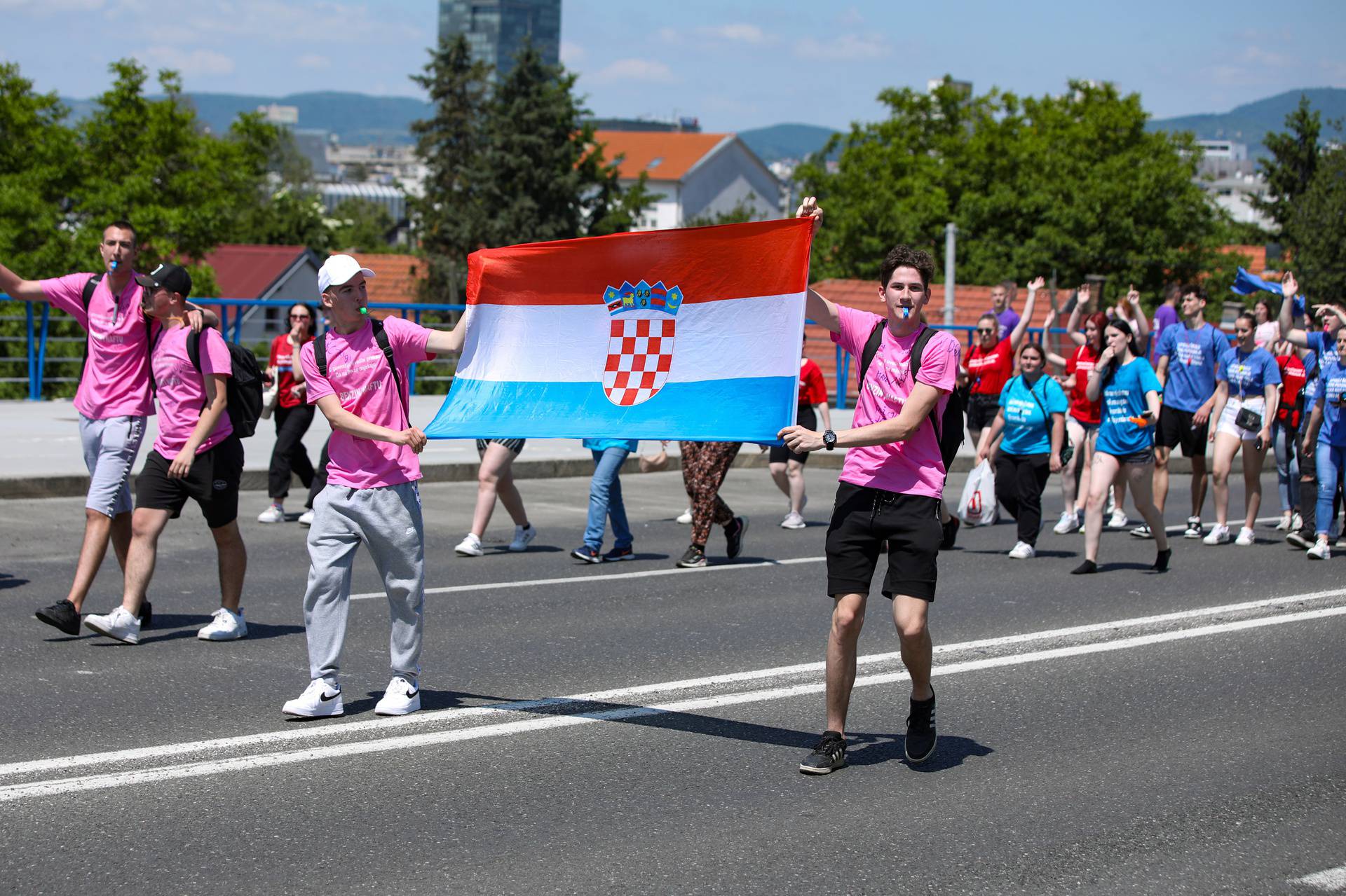 Zagreb: Dolazak maturanata na Bundek