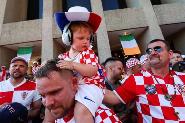 SP 2026 Dallas: Velika povorka hrvatskih navijača u Dallasu uoči utakmice Engleske i Hrvatske na Svjetskom prvenstvu