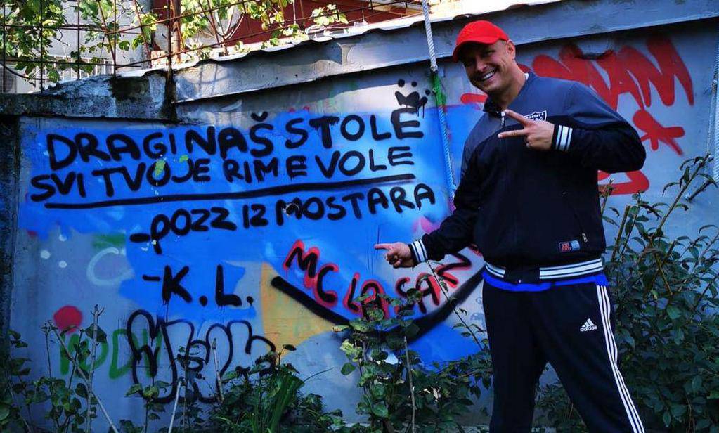 Stokini fanovi došli iz Mostara pa mu 'ostavili' grafit u parkiću