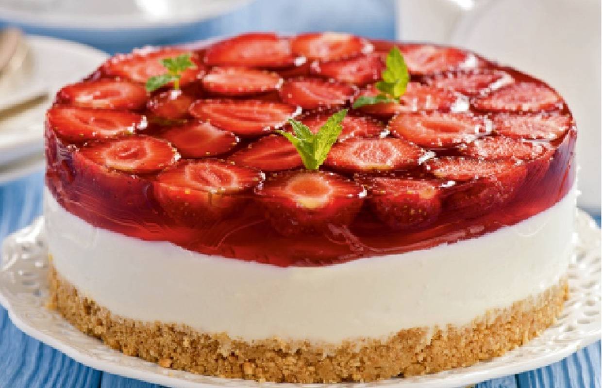 Sir i bijela čokolada zaslužni su za pravo osvježavajuće iskustvo torte koja ne zahtijeva pečenje