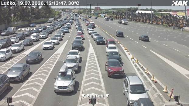FOTO Kraj vikenda donosi velike gužve! U smjeru Zagreba kolona je već 8 km:   Pripremite živce...