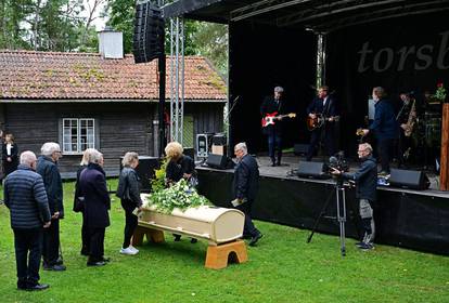 FOTO Pokopan slavni trener Sven-Göran Eriksson.  I David Beckham je došao na sprovod