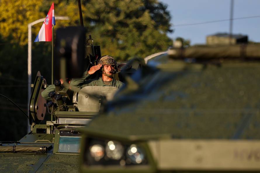 Zagreb: Prolazak motoriziranog i mehaniziranog postroja u povodu 30. obljetnice VRO Oluja