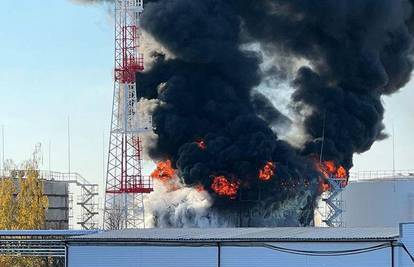 Rusi tvrde: Ukrajinci granatirali skladište goriva u ruskom gradu Belgorodu, izbio je veliki požar