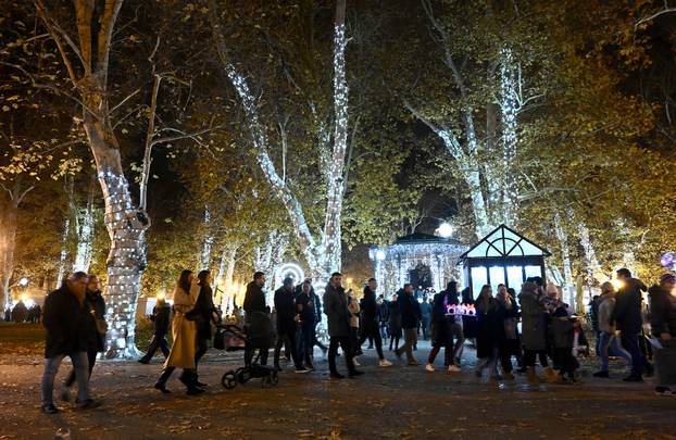 Tradicionalno paljenje lampica na otvorenju Zagreb Adventa