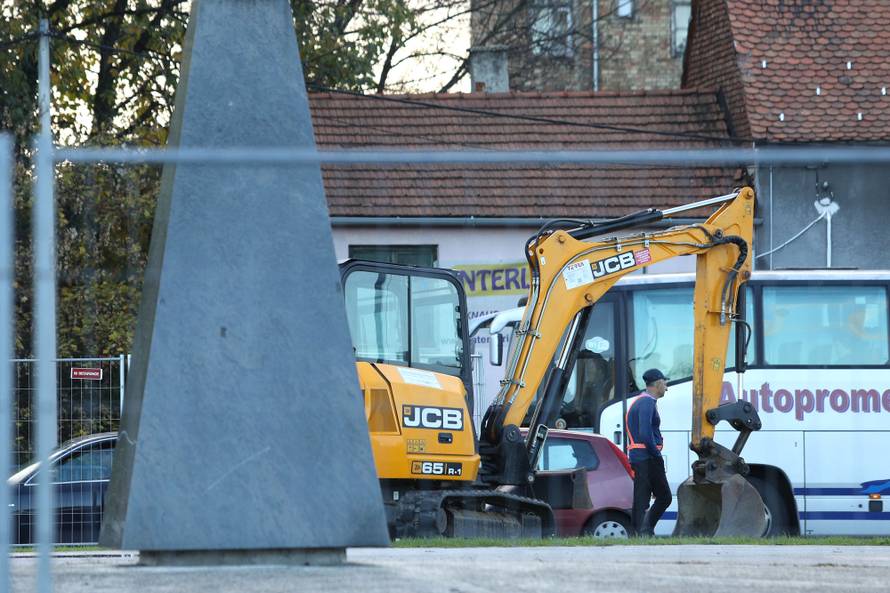 Zagreb: PoÄeli radovi na postavljanju spomenika dr. Franji TuÄmanu