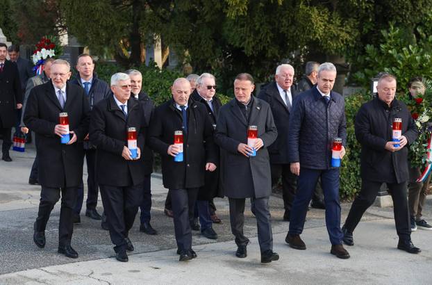 Zagreb: Izaslanstvo HDZ-a položilo cvijeće povodom 26. godišnjice smrti dr. Franje Tuđmana