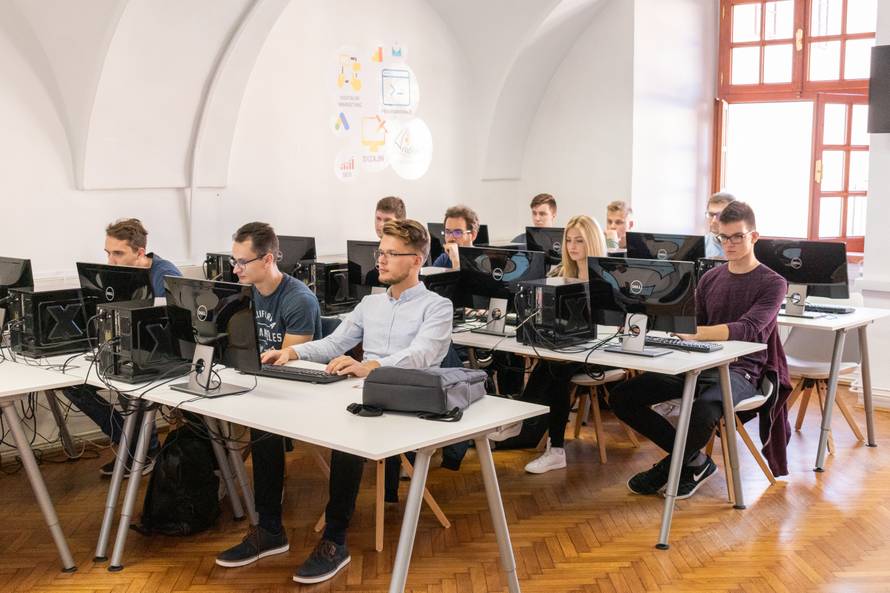 FOI je u potpunosti prilagođen tržištu rada, ali i studentima