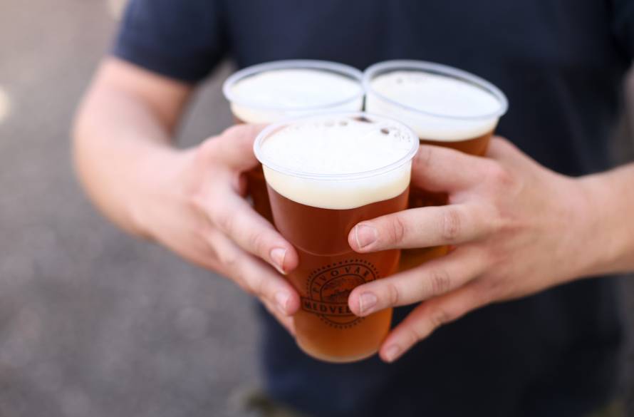 Fina klopa i cuga privukla je mnoge - na Zagreb Chill&Grill