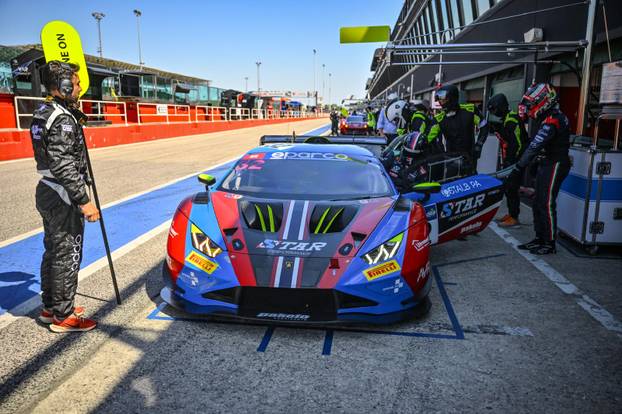 FOTO 24sata na utrci u Italiji. Pogledajte spektakl s hrvatskim vozačem za volanom Huracana