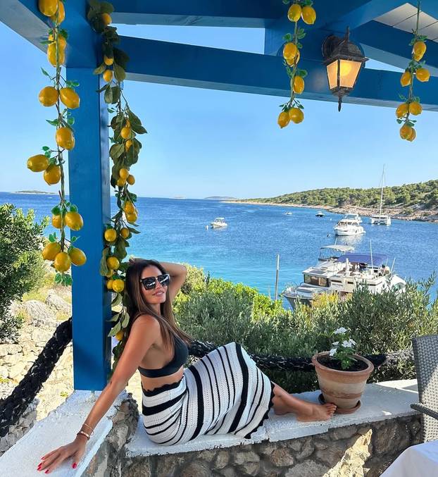 FOTO Tko je fatalna brineta koja je osvojila srce Stipe Drviša?