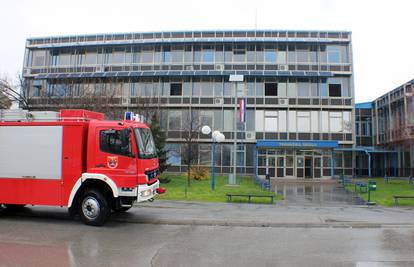 Slavonski Brod: Zbog plina u kanalizaciji evakuirali učenike 