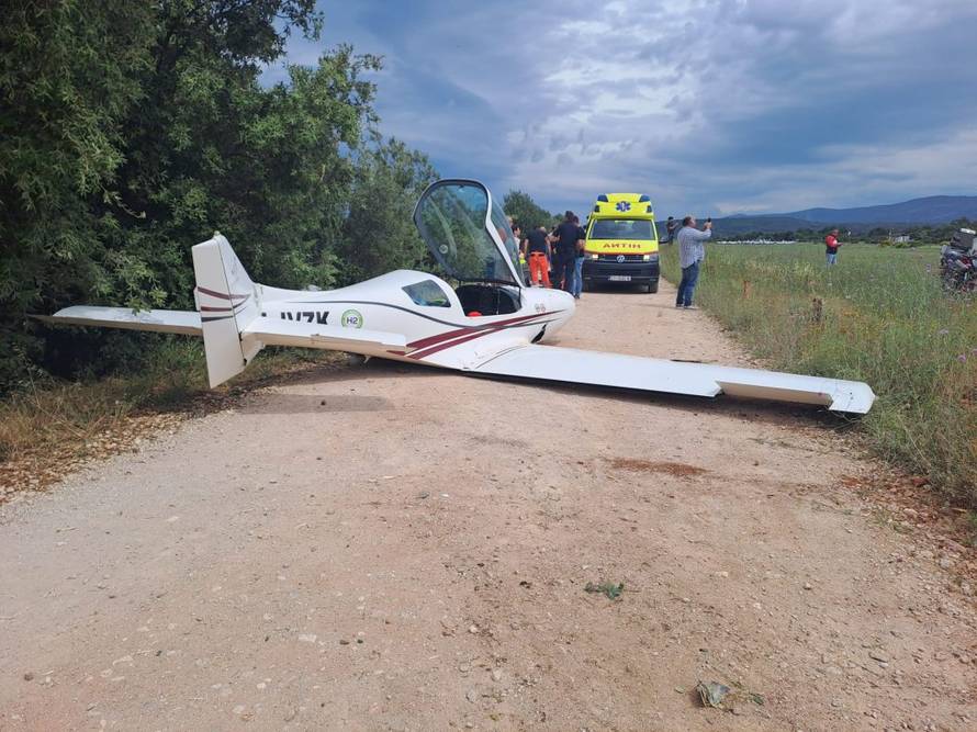 FOTO Manji zrakoplov srušio se na biciklistkinje. Četvero ljudi je ozlijeđeno, u splitskom su KBC-u