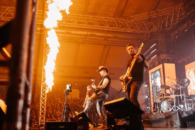 Thompson drugu večer zaredom napunio riječku Dvoranu mladosti: Pogledajte atmosferu