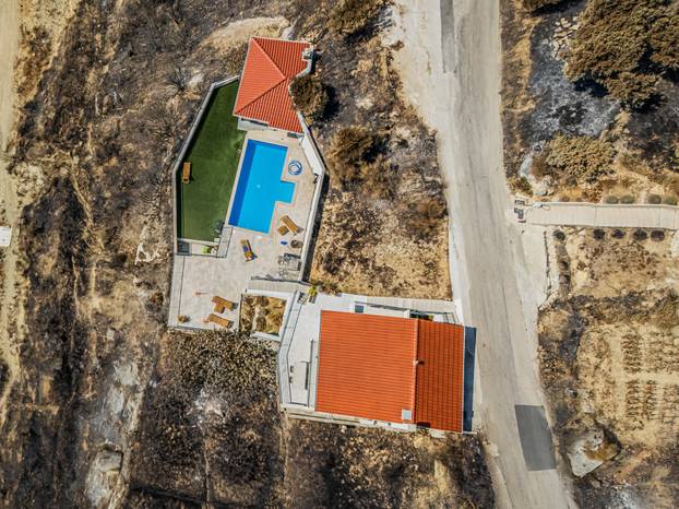 Omiš Borak:  Posljedice požara u mjestu Borak iznad Omiša