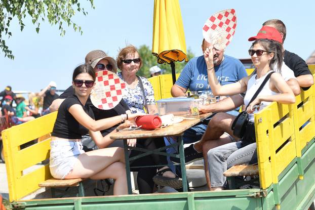 Sveti Urban: Međunarodni traktorski rally na štrigovskim vinogradima 