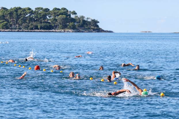 Održana plivačka manifestacija Porečki delfin