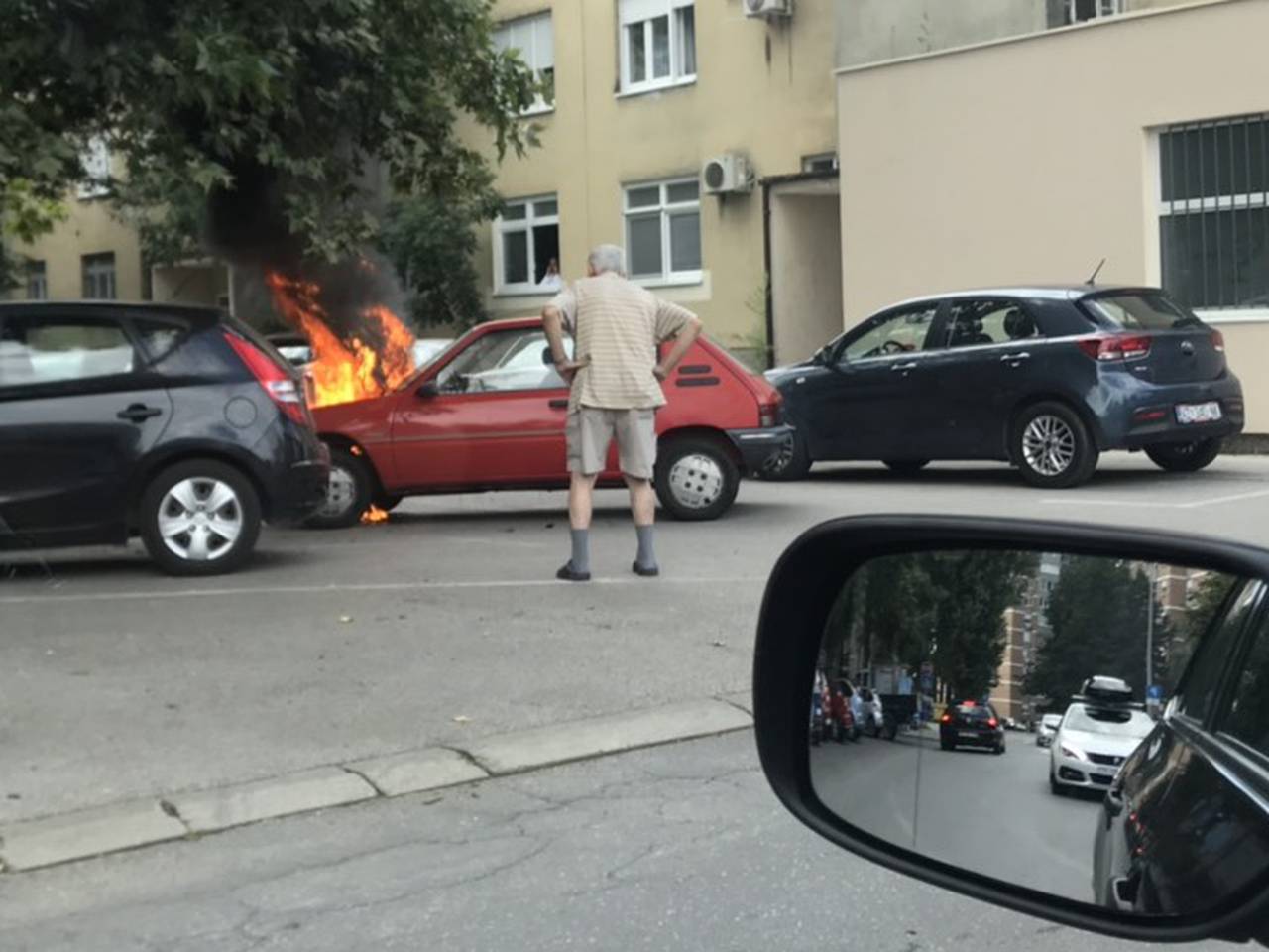 Planuo auto u Varaždinu, vozač je bespomoćno gledao požar...