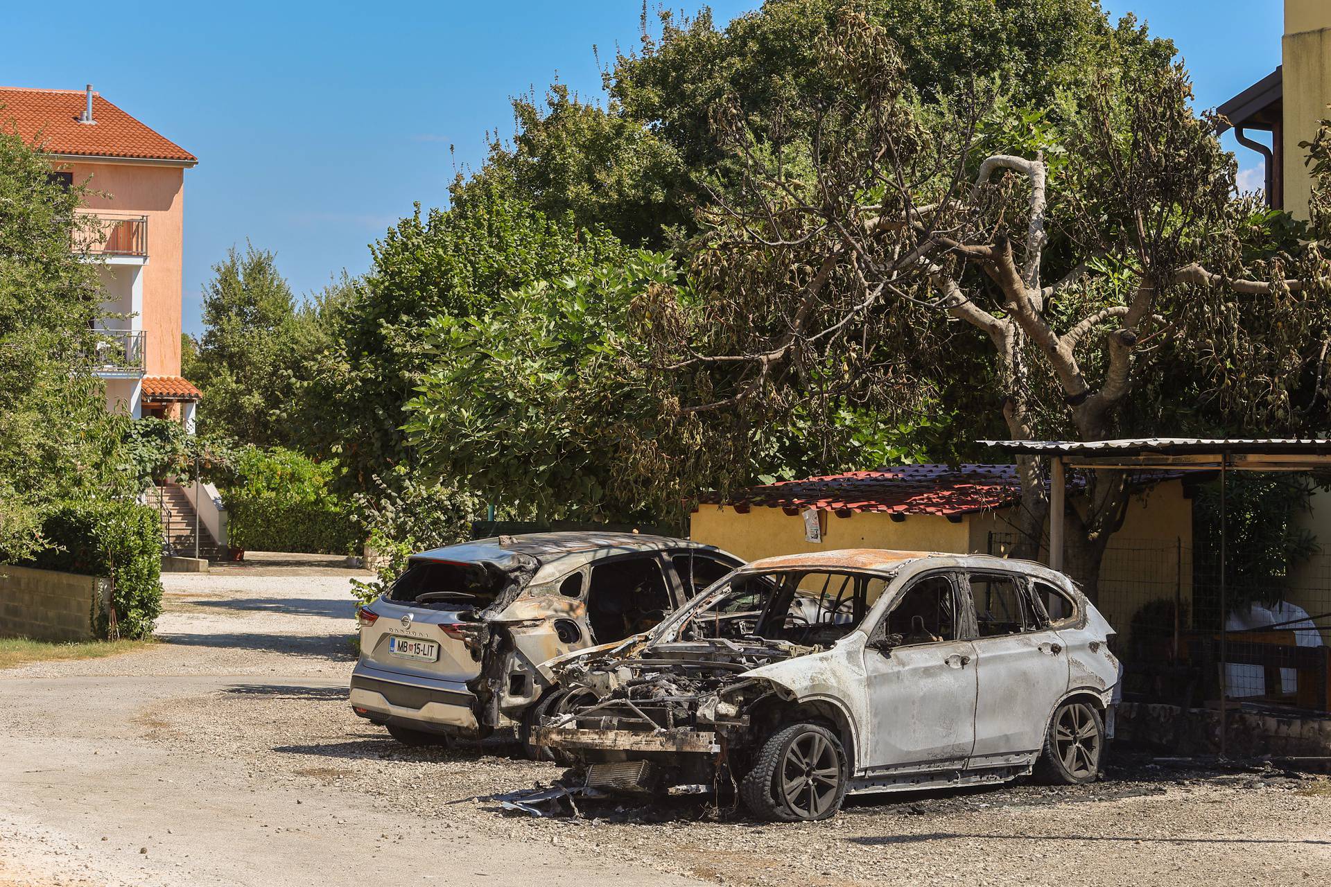 Rovinj: Zapaljeni motor i automobil policijskog načelnika