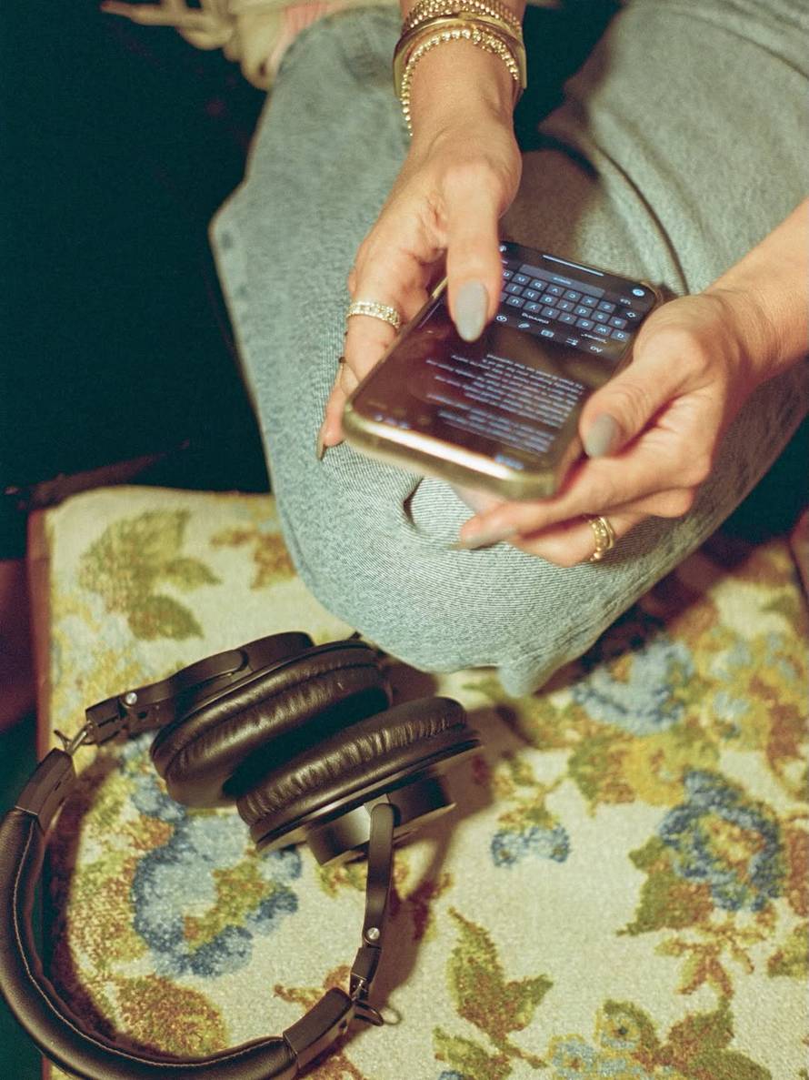 Opa! Hilary Duff vraća se glazbi nakon deset godina pauze...