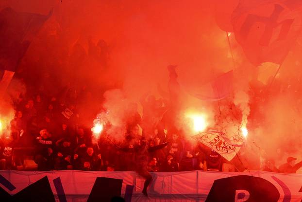 Rijeka: Bakljada na susretu  Rijeke i Dinama