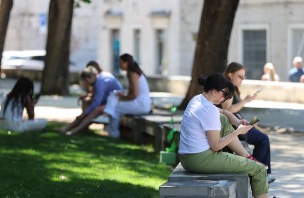 Splitske plaže pune su kupača 