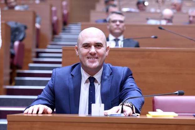 Zagreb: U Saboru glasovanjem o novom ministru potvrđena većina