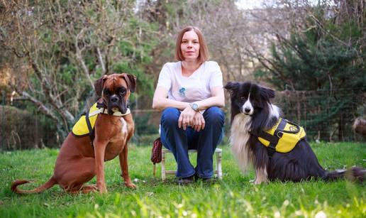 'Mi smo terapijski psi Freya i Jupi. Djeca uz nas br&zcaron;e ozdrave'