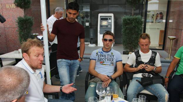 ARHIVA - 2009. Zagreb: Okupljanje hrvatske nogometne reprezentacije u hotelu Sheraton