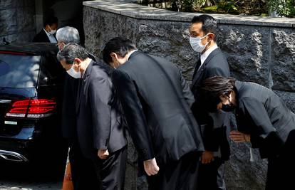 Dan nakon atentata na Abea u Japanu se nastavlja kampanja