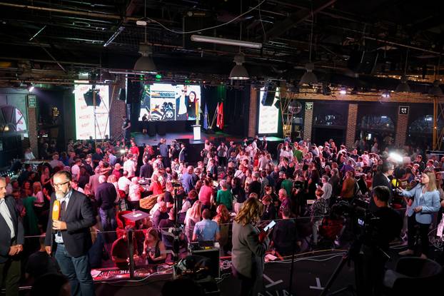 Zagreb: Doček izbornih rezultata u stožeru stranke Možemo! i SDP-a