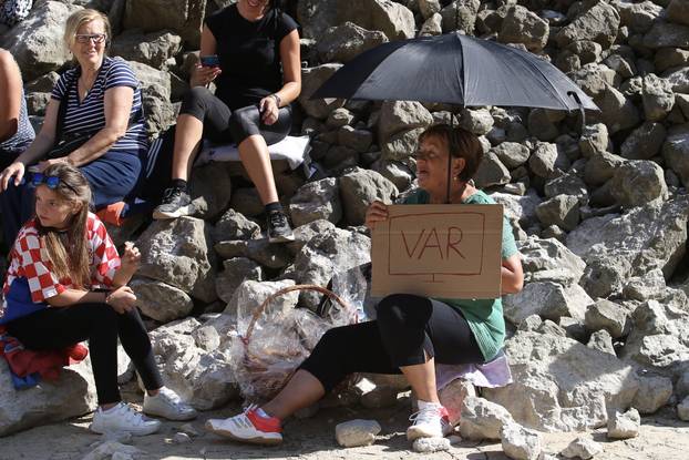 ARHIVA: Utakmica na dnu isušenog Modrog jezera koje danas doseže rekordan vodostaj