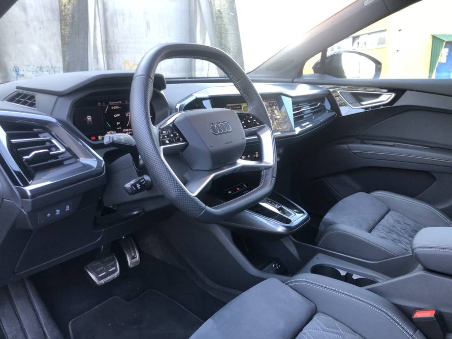 Audijev najmanji električni auto na testu: Komforan, luksuzan, ali i drugačiji od 'brata' iz VW-a