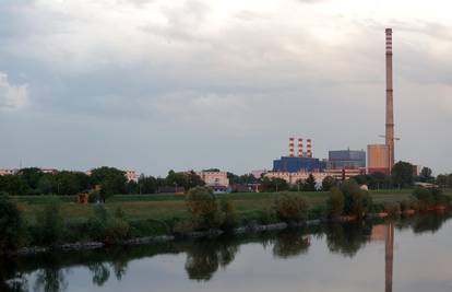 Stresla ga je struja? Preminuo je radnik u toplani na Borovju